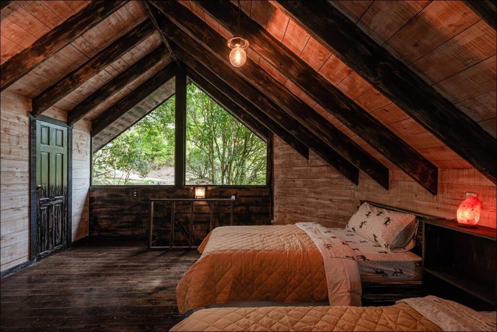 Unicorn Lodge: Direct Riverfront : Unique Experience San Gerardo de Dota Bagian luar foto