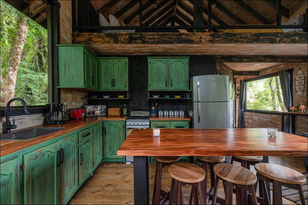 Unicorn Lodge: Direct Riverfront : Unique Experience San Gerardo de Dota Bagian luar foto