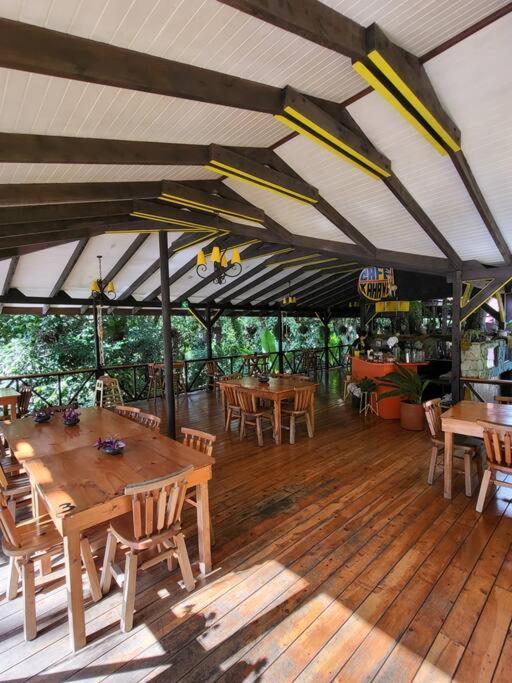 Unicorn Lodge: Direct Riverfront : Unique Experience San Gerardo de Dota Bagian luar foto