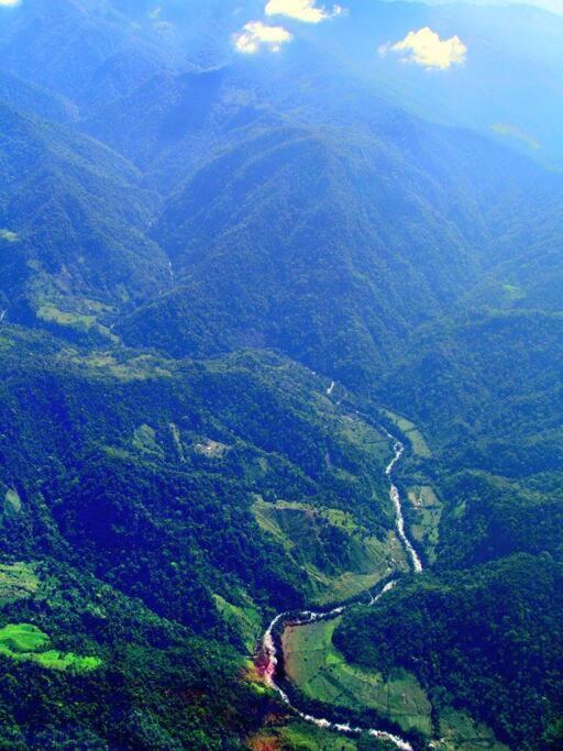 Unicorn Lodge: Direct Riverfront : Unique Experience San Gerardo de Dota Bagian luar foto